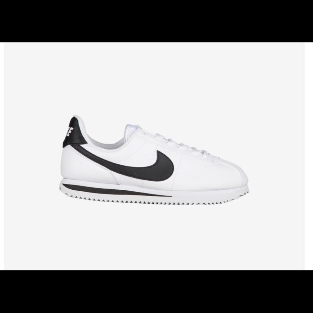 Nike Cortez sneaker like new